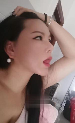 魅惑服务型姐姐小美