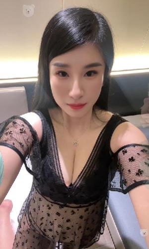 白云风骚大波少妇