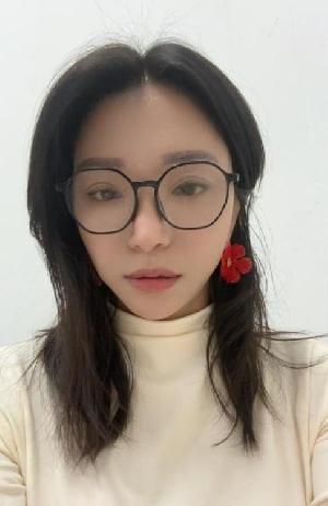 戴眼镜的风骚少妇