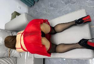 红衣黑丝骚货