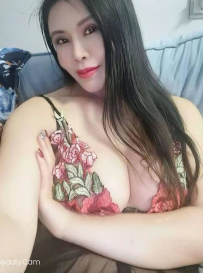 超级大胸熟女，骚得很