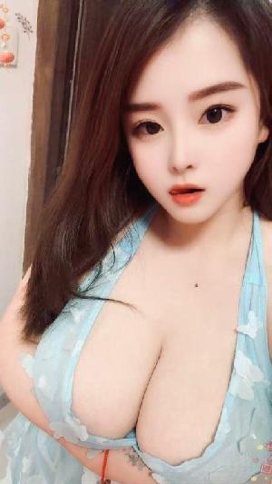 爆乳骚女友妮子