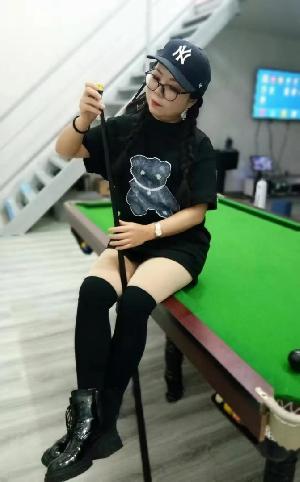津南娇小少妇