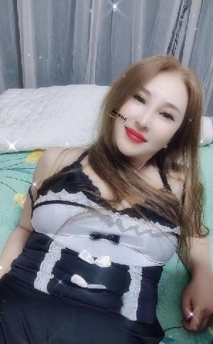 中项纹身按摩少妇