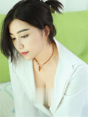 D胸性感骚姐姐