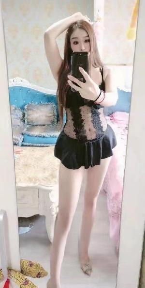 凹凸有致颜值小小茹