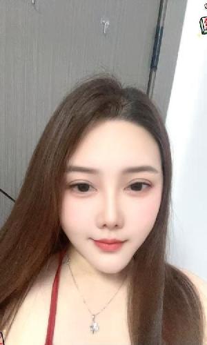 大胸服务小少妇