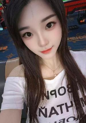 冷白皮茉莉少妇