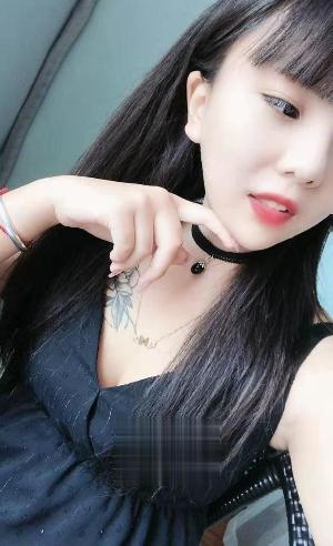 很性感的一个妹子