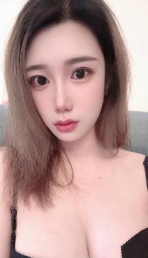 白皙皮肤大胸梦梦