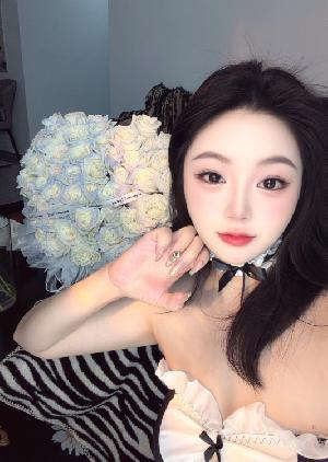 胸大可爱的甜妹妹