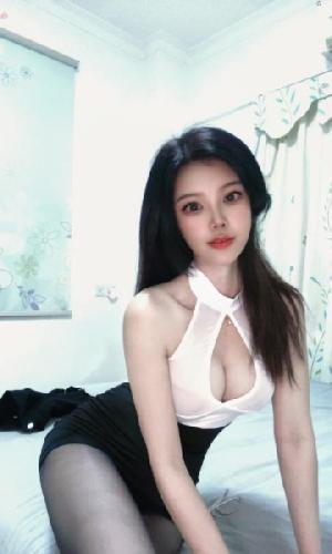 白云大长腿依依