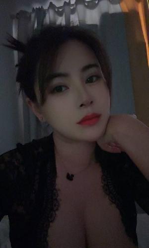 二刷园区肉感少妇