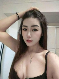 白嫩大胸撩人晶晶