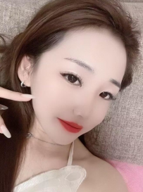 年轻小姐姐