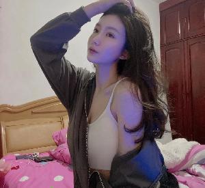 蜜桃臀甜妹身材火辣
