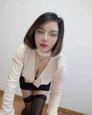 丝袜风骚御姐