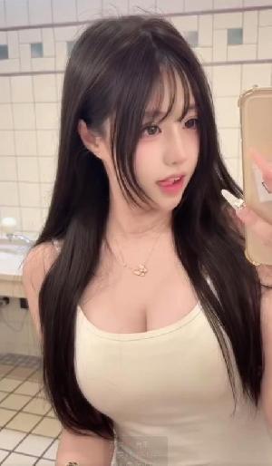 妹子妩媚面貌非常撩人