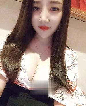 西安大胸少妇诗诗