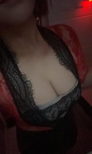 徐东大奶骚妹媚娘
