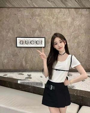 高颜值嫩妹