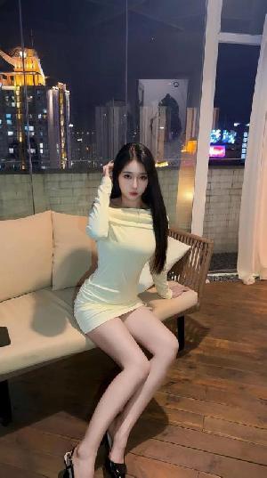给狼友推荐一位大长腿美人