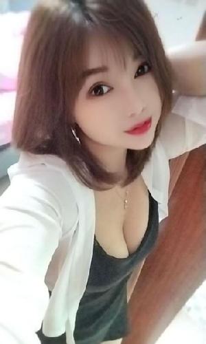 大胸泻火骚妇