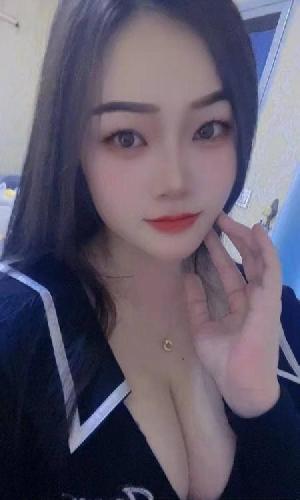 丰满圆润大奶老师