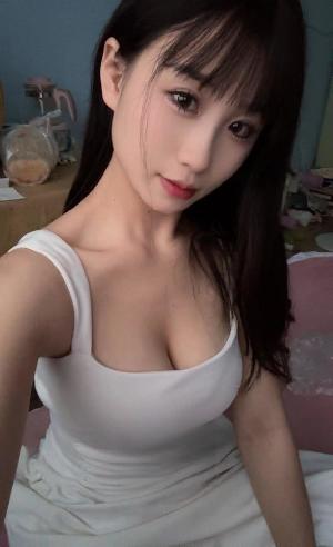 大长腿胸白粉嫩性感漂亮的小姐姐
