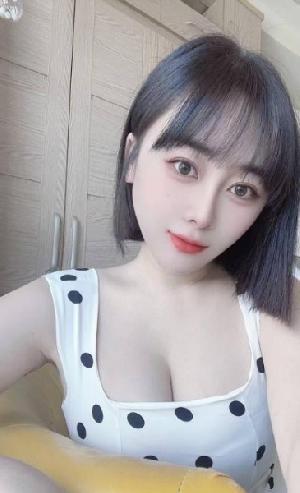 短发御姐艾琳