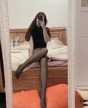 黑丝风骚性感美女