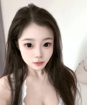 白嫩美眉竹竹