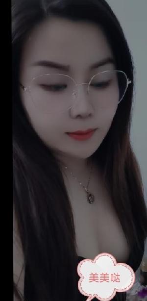 翘臀骚熟女姐姐