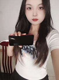 长腿肥臀眼镜妹