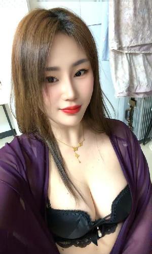 口活超爽的大胸少妇