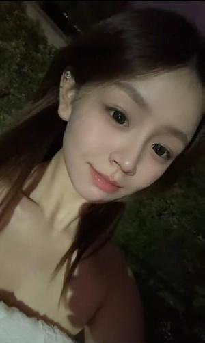 南山性感甜妹