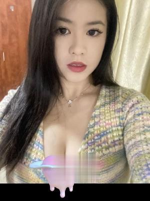 李沧性感白嫩大胸