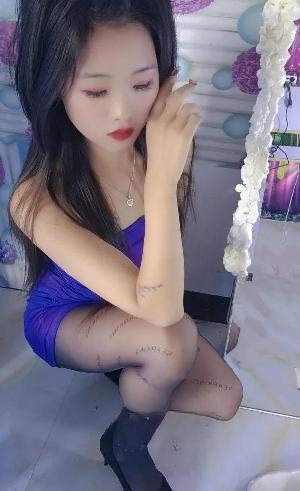 粉嫩易喷性感小骚货
