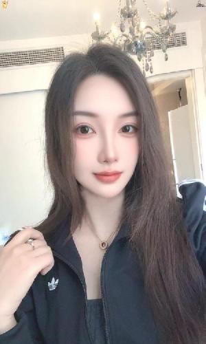 制服御姐Selina
