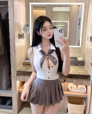 蜀山18女学妹