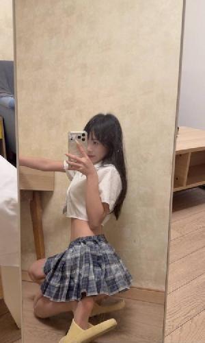 美乳小萝莉