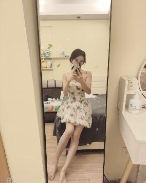 小巧玲珑少妇