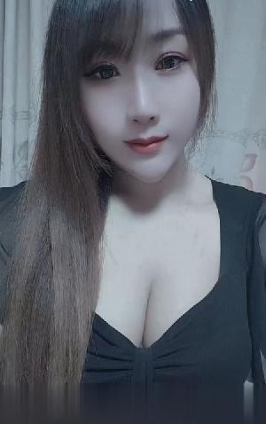 丰满大奶蜜桃臀