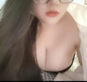 龙华微胖巨乳