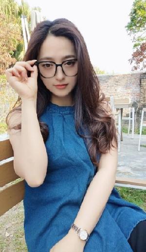 越秀熟女眼镜姐姐