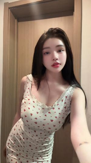 大C乳嫩妹户型一线天