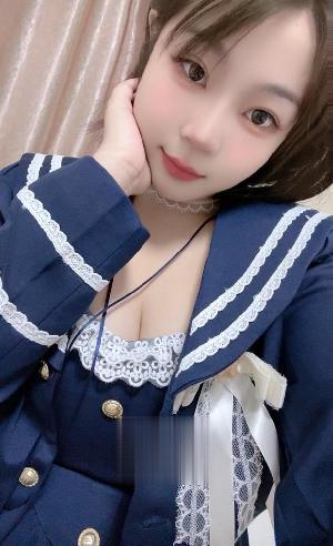 身材火辣的制服妹子