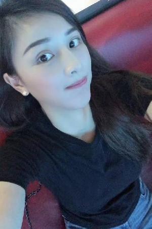 大胸水嫩妹子