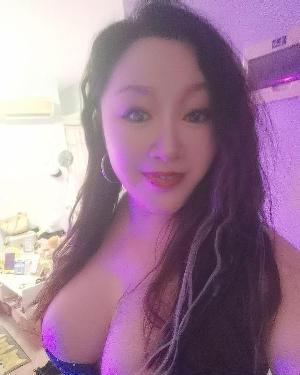 西发街白虎丽丽
