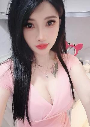 南山大胸性感妹子